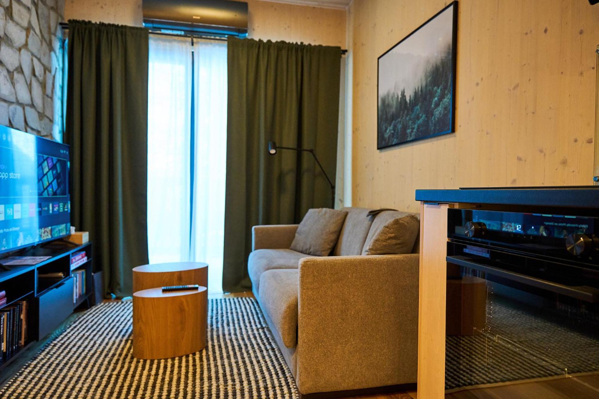 דמנובסקה דולינה 1-Bedroom Apartment Adam With Free Parking מראה חיצוני תמונה